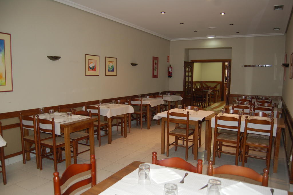 Bar Pension Restaurante Bidasoa Irun Exterior photo